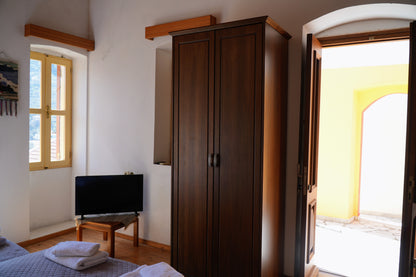 Panoramic View House