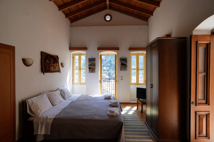 Panoramic View House