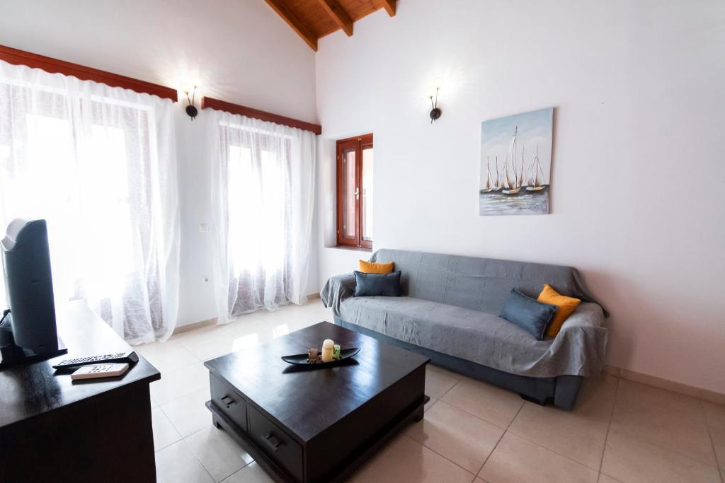YIAYIA’s Central Apartment