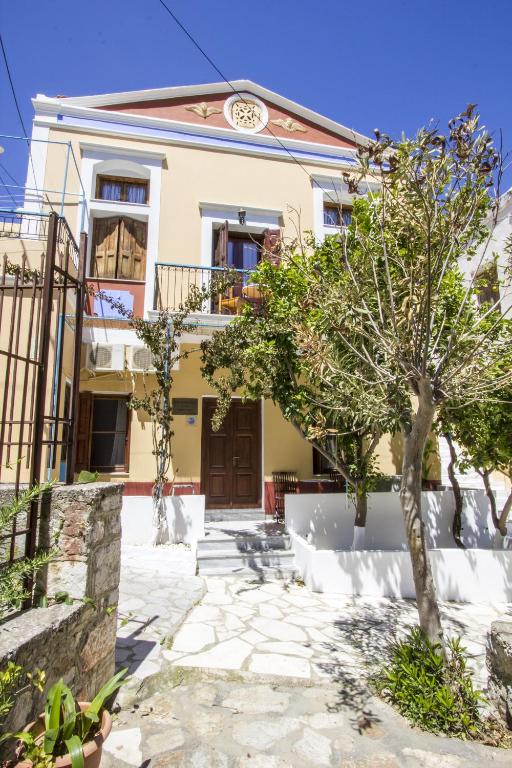 Symi Center Hotel