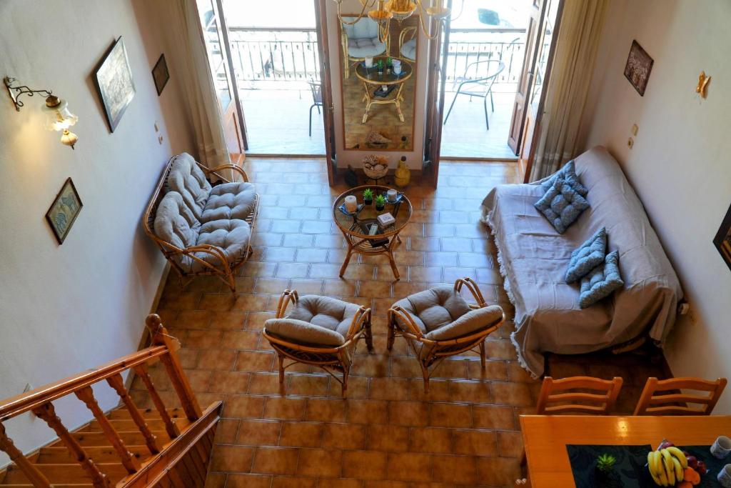 Amorosa House