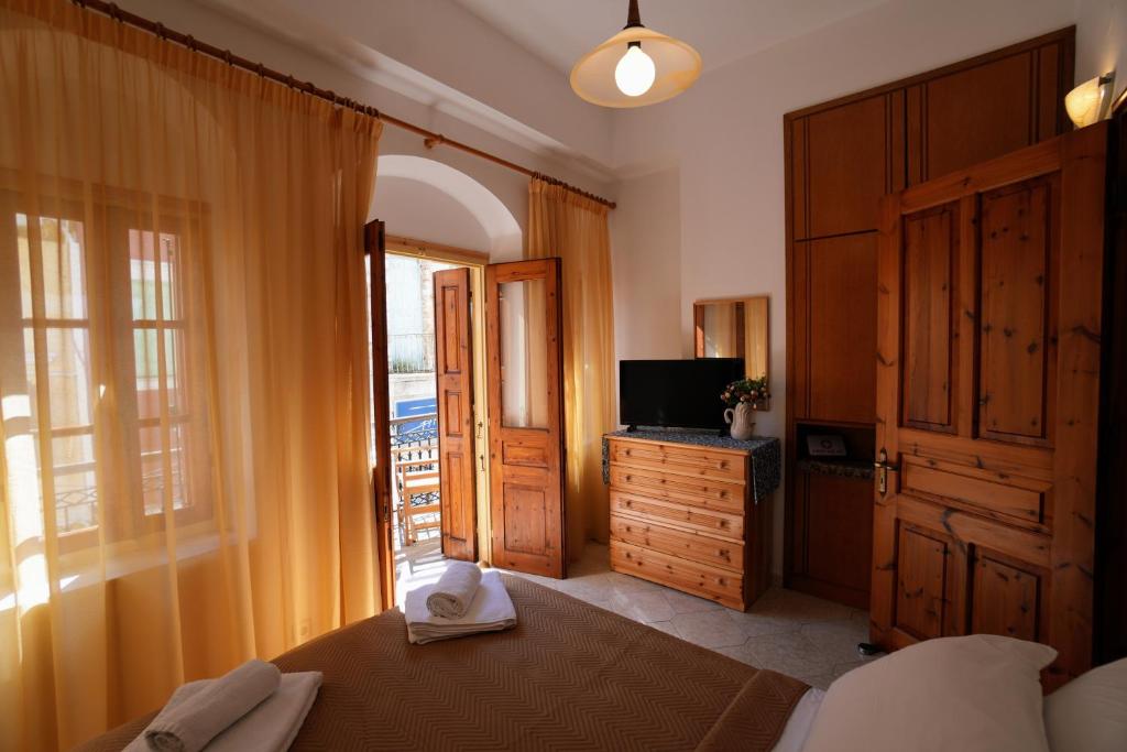 Antoni’s Symi Home